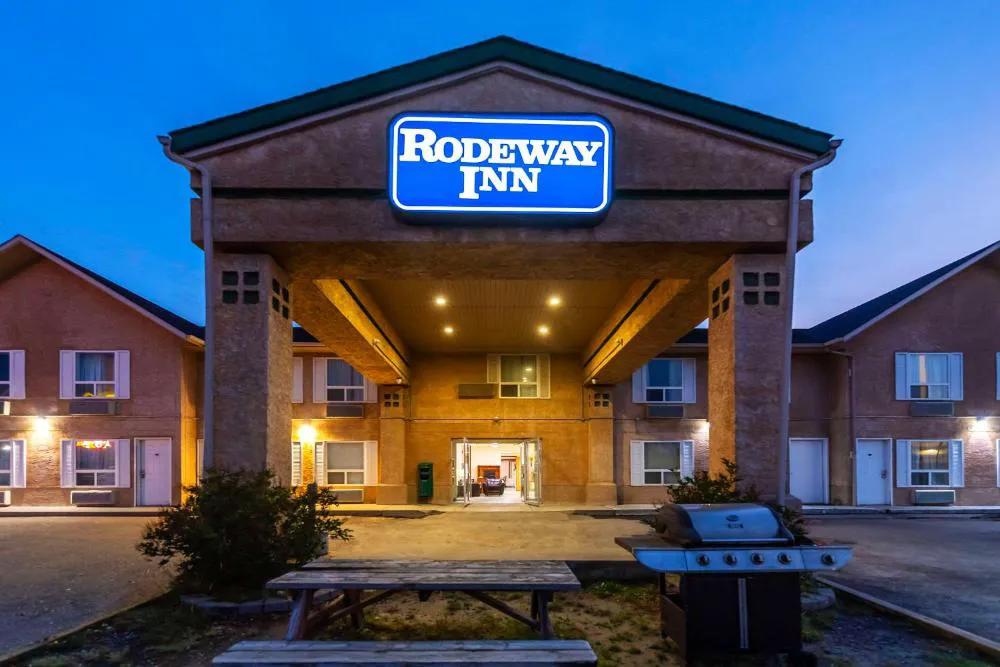 Rodeway Inn hotel hero