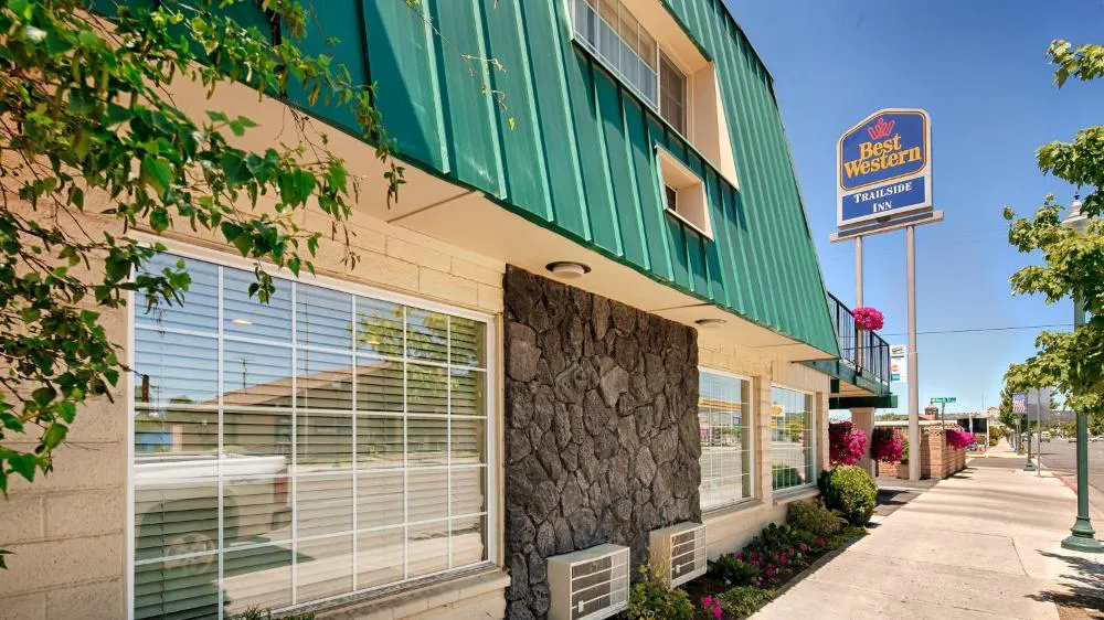 Trailside Inn hotel hero