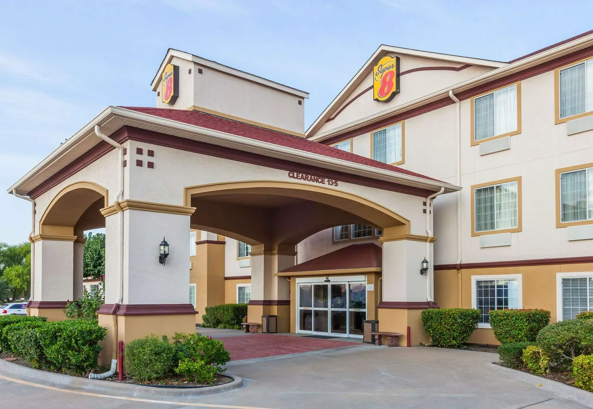 Super 8 by Wyndham Hillsboro TX hotel hero