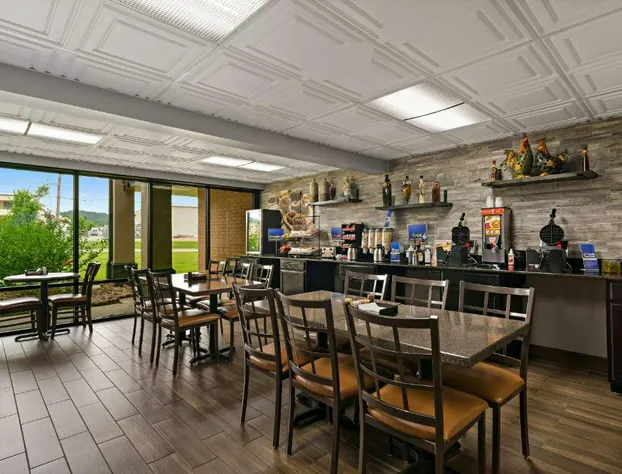 Best Western Windsor Suites hotel detail image 3