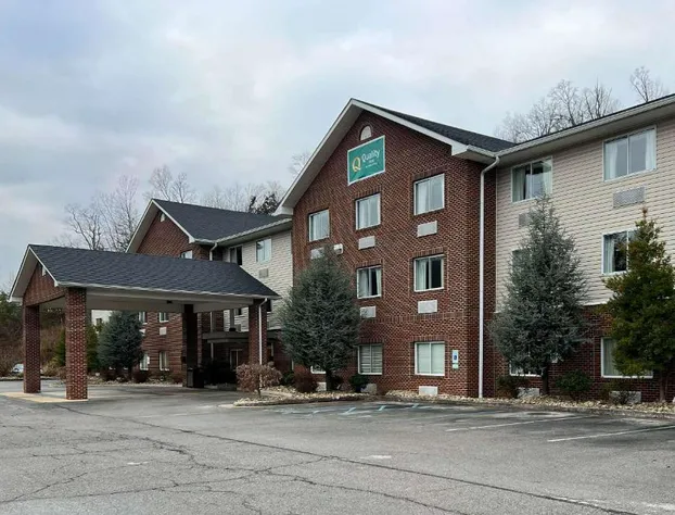 Quality Inn Huntington University Area hotel detail image 1