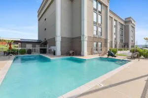 Best Western Plus Belle Meade Inn & Suites hotel hero