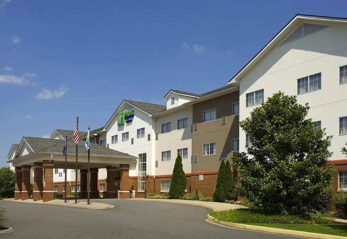 Holiday Inn Express & Suites Charlottesville - Ruckersville by IHG hotel hero