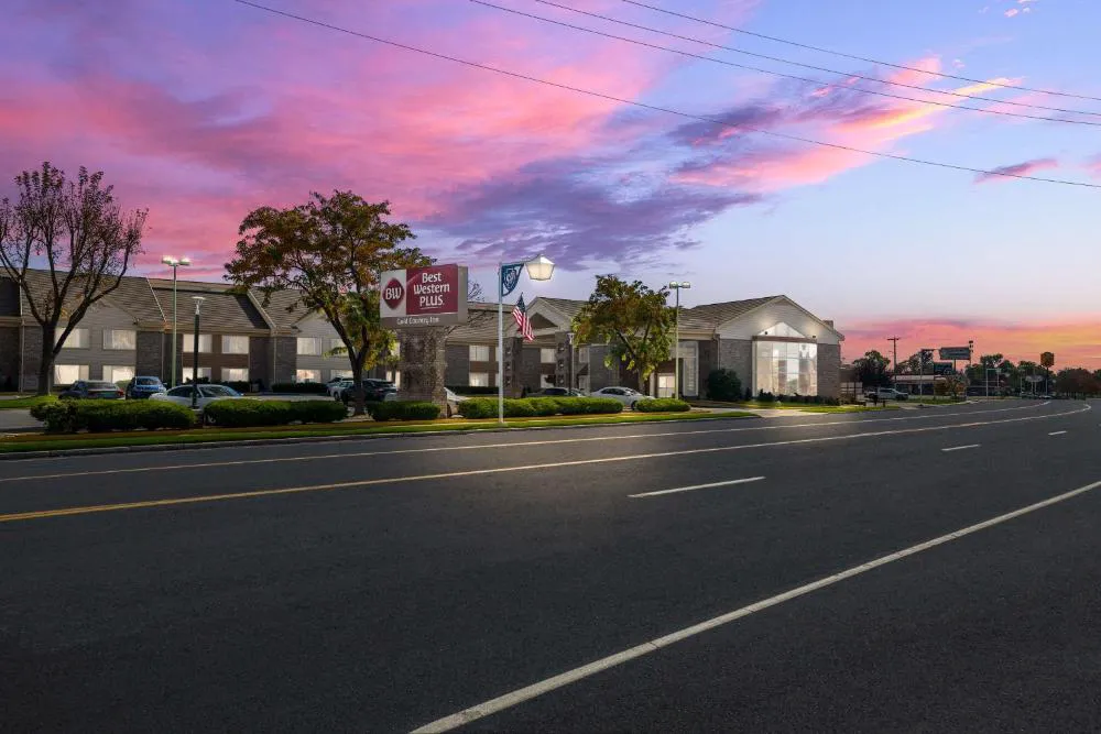 Best Western Plus Gold Country Inn hotel hero