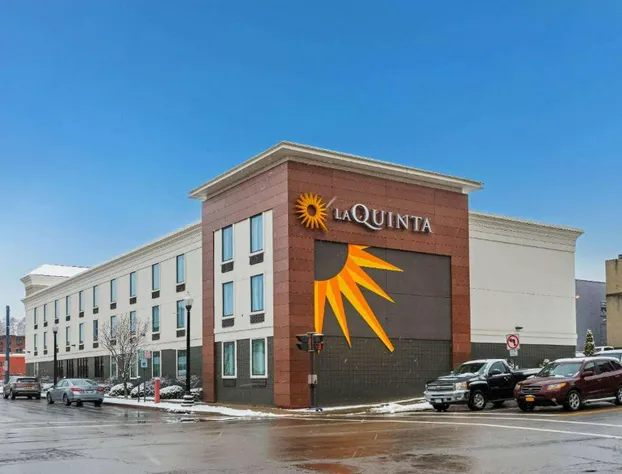 La Quinta Inn & Suites by Wyndham Jamestown hotel detail image 4