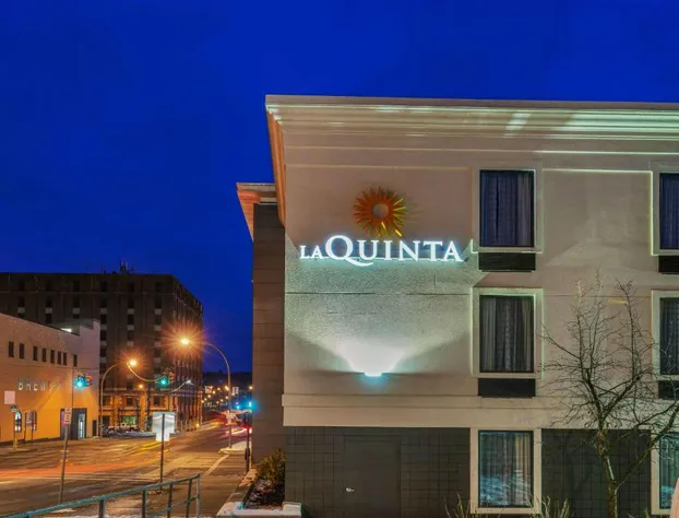 La Quinta Inn & Suites by Wyndham Jamestown hotel detail image 3