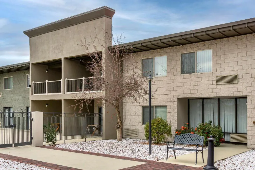 Best Western Plus Lake Front Hotel hotel hero