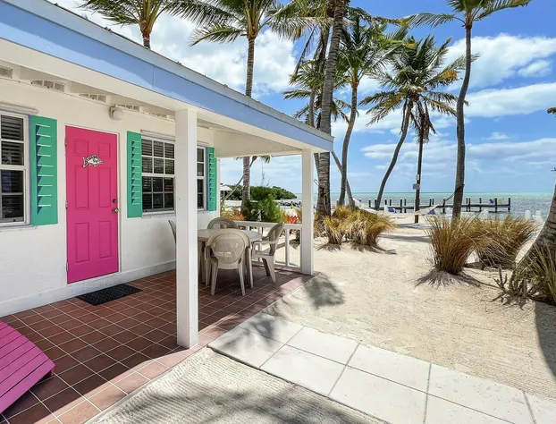 Pines & Palms Resort hotel detail image 1