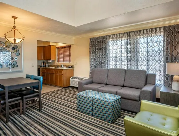 Lincoln Sands Oceanfront Resort, an Ascend Collection Hotel hotel detail image 4