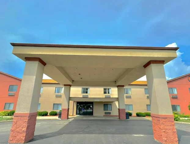 FairBridge Inn & Suites Batavia - Darien Amusement Park hotel detail image 1