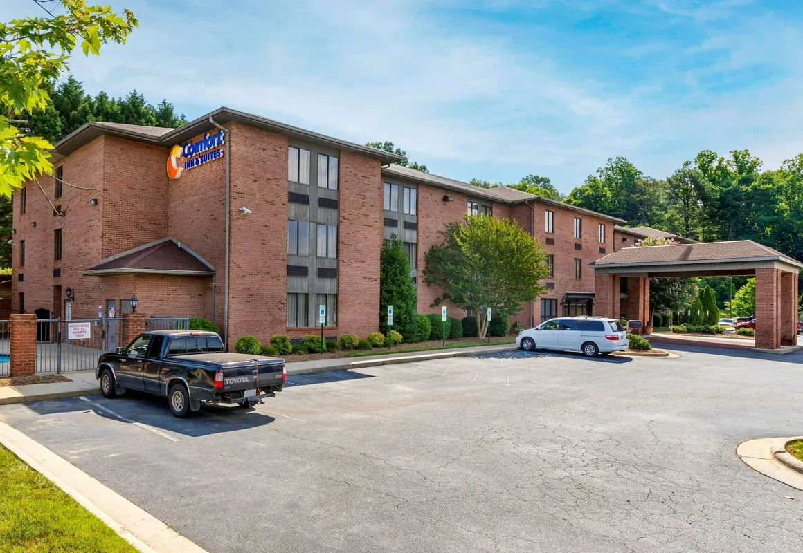 Comfort Inn & Suites Lenoir Hwy 321 Northern Foothills hotel hero
