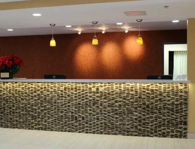 Best Western Plus Fresno Airport Hotel hotel detail image 2