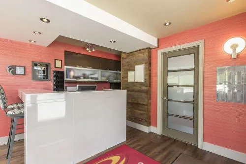 Econo Lodge hotel detail image 4