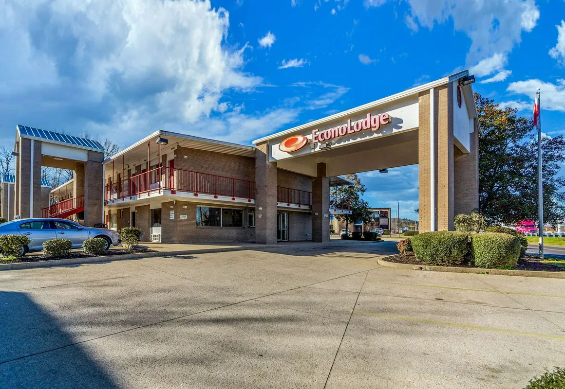 Econo Lodge Meridian South hotel hero
