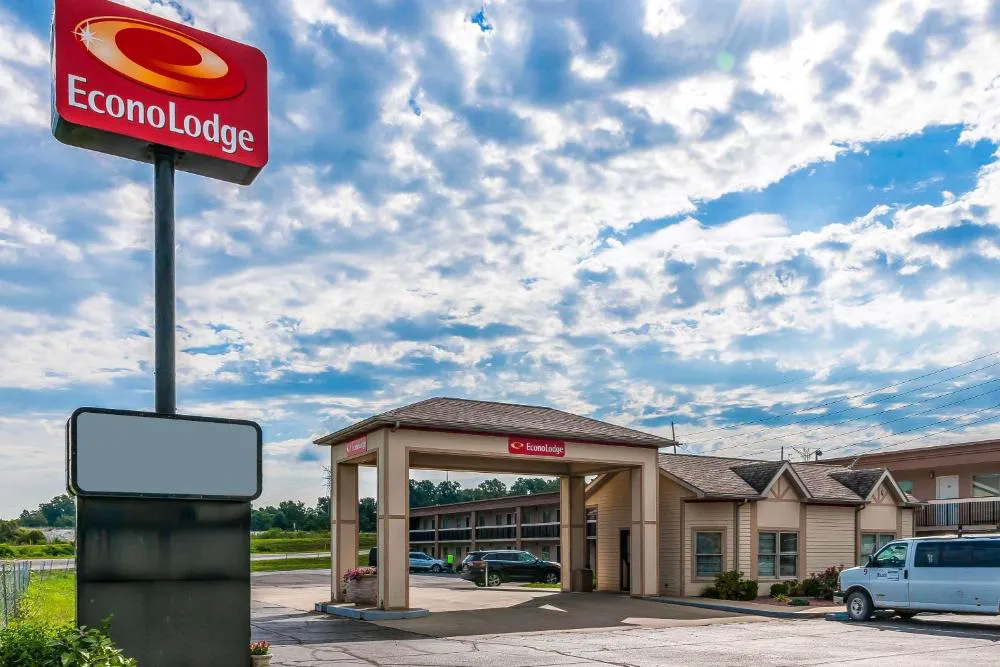 Econo Lodge Vincennes hotel hero