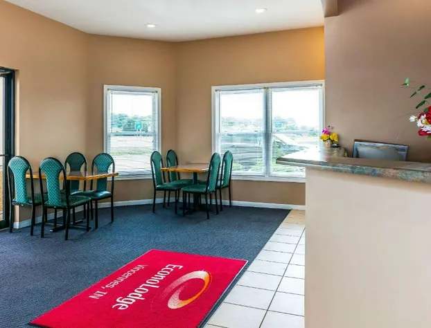 Econo Lodge Vincennes hotel detail image 3