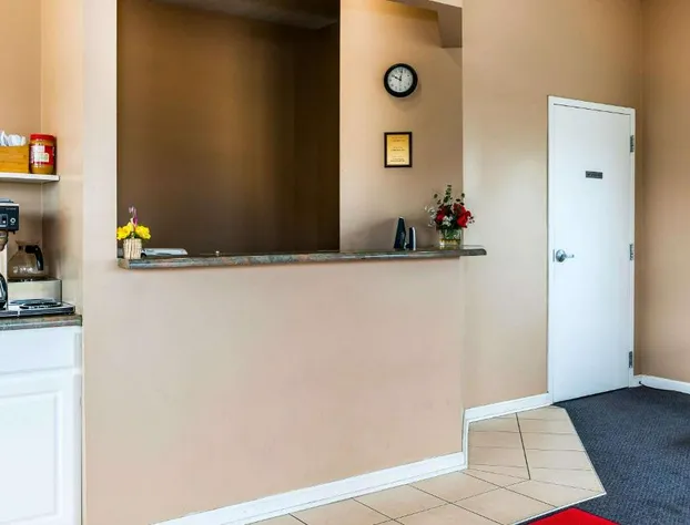 Econo Lodge Vincennes hotel detail image 2