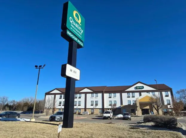 Quality Inn & Suites Manhattan hotel detail image 3