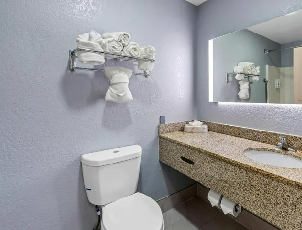 Quality Inn & Suites Manhattan hotel detail image 1