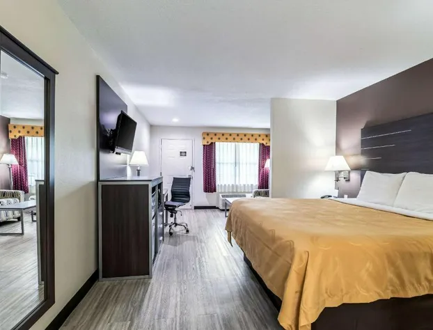 Quality Inn & Suites Canton hotel detail image 4