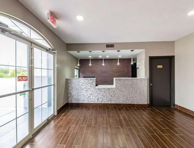 Quality Inn & Suites Canton hotel detail image 1