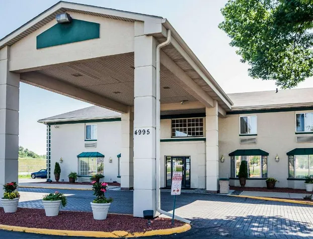 Quality Inn & Suites Des Moines - Merle Hay Road hotel detail image 1