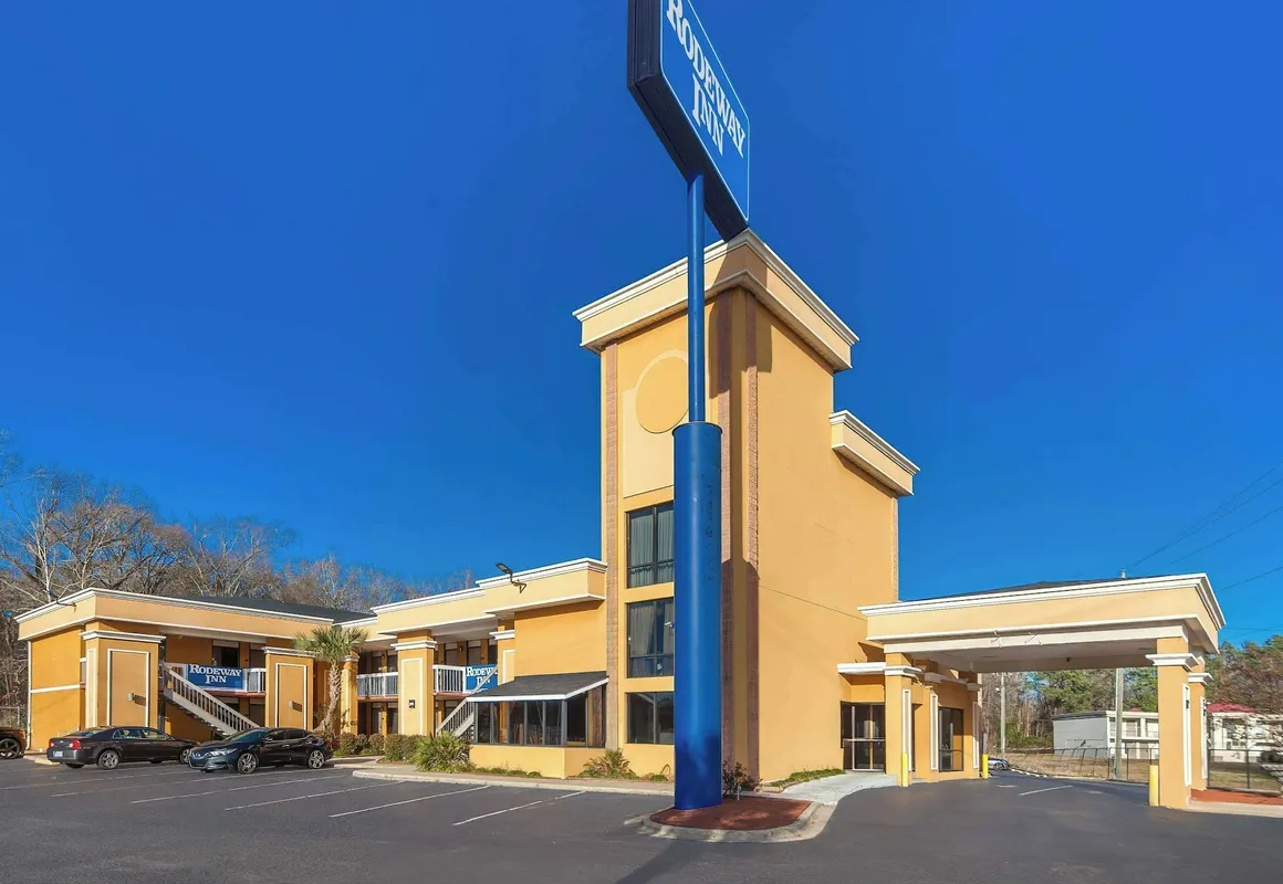 Rodeway Inn Lumberton Central hotel hero