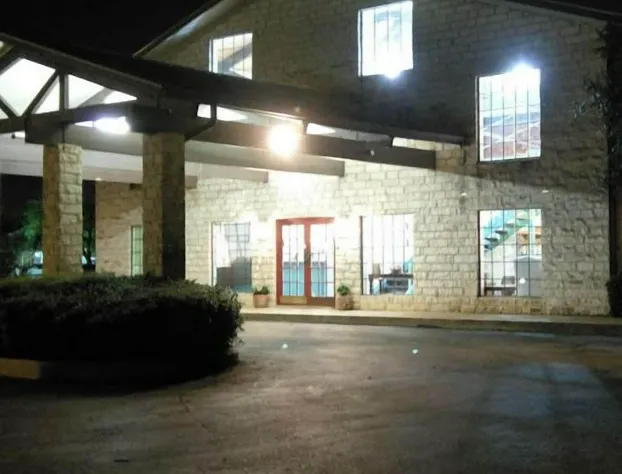 Windcrest Inn and Suites hotel detail image 1