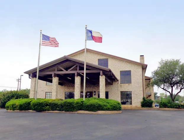 Windcrest Inn and Suites hotel detail image 4