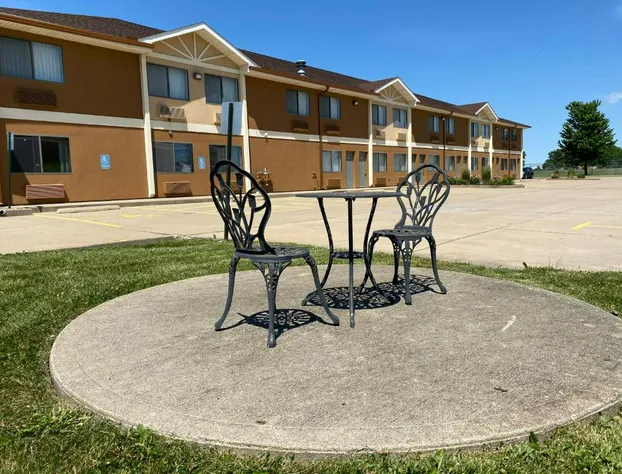 Quality Inn Morton at I-74 hotel detail image 2