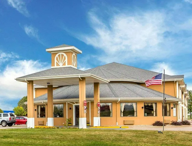 Quality Inn Morton at I-74 hotel detail image 3