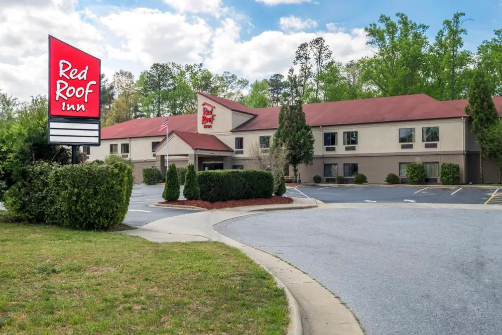Red Roof Inn Hendersonville hotel hero