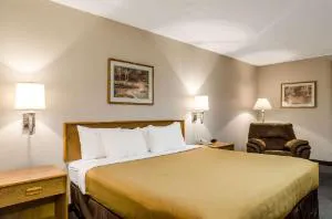 Rodeway Inn Hotel Ainsworth hotel detail image 1