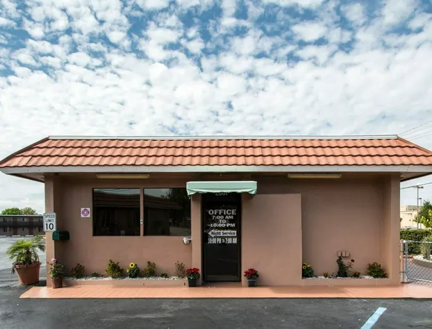 Rodeway Inn Fort Pierce US Highway 1 hotel detail image 1