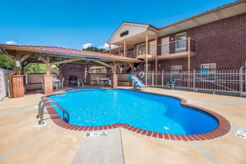 Econo Lodge Selmer hotel detail image 4