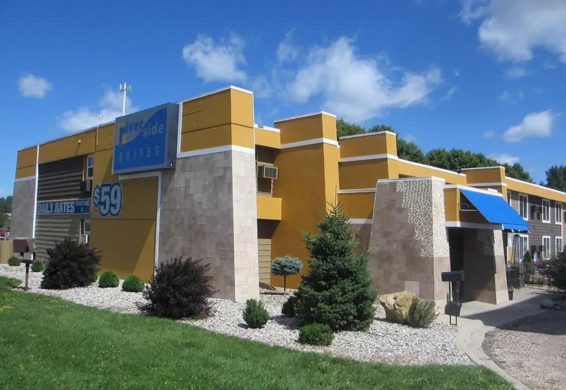 Riverside Suites hotel hero