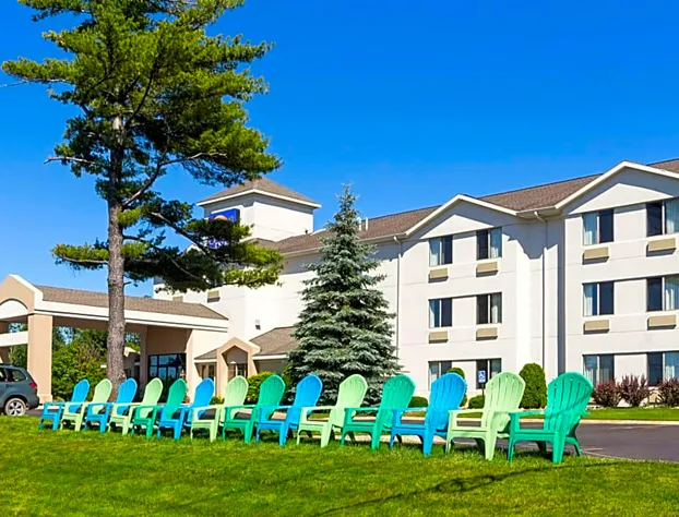 Sleep Inn & Suites Bay View Acme - Travers City hotel detail image 1