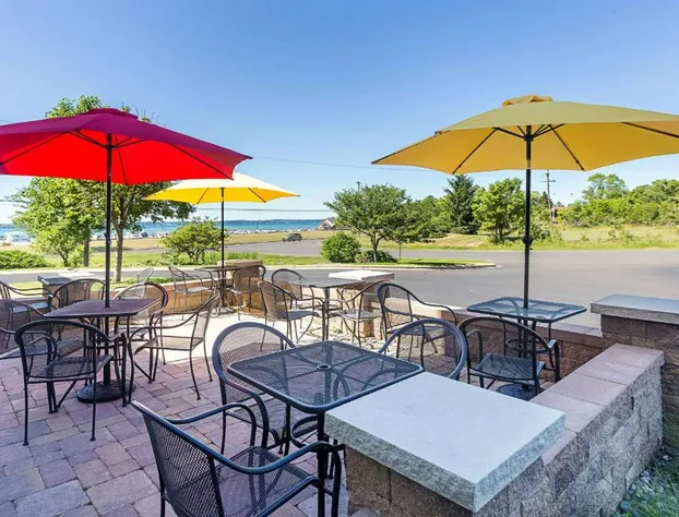 Sleep Inn & Suites Bay View Acme - Travers City hotel detail image 3