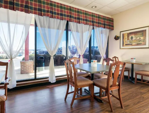 Econo Lodge Inn & Suites Conference Center hotel detail image 1