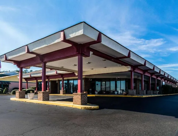 Econo Lodge Inn & Suites Conference Center hotel detail image 1