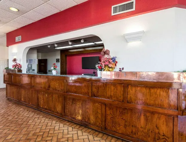 Econo Lodge Inn & Suites Conference Center hotel detail image 2