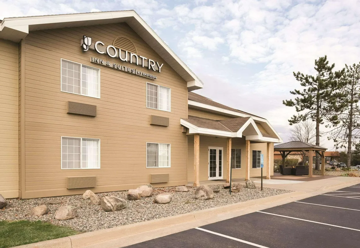 Country Inn & Suites by Radisson, Grand Rapids, MN hotel hero