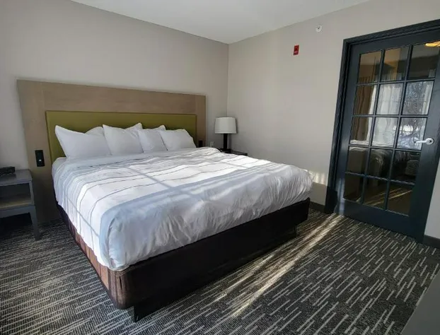 Country Inn & Suites by Radisson, Detroit Lakes, MN hotel detail image 3