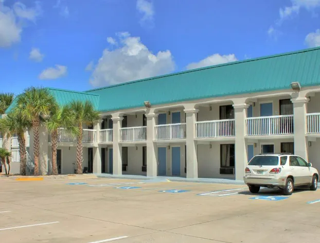 Regency Inn & Suites hotel detail image 1