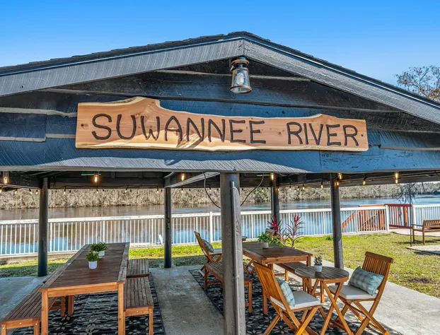 Suwannee Gables Motel and Marina hotel detail image 1