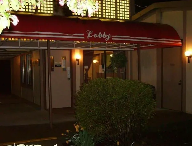 Budgetel Inn & Suites hotel detail image 3