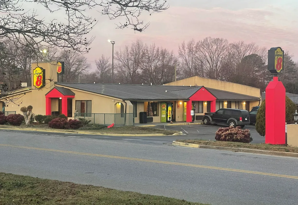 Super 8 by Wyndham Monroe hotel hero