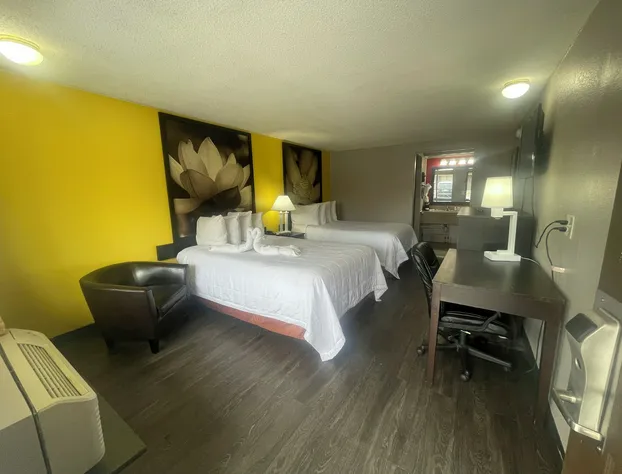 Super 8 by Wyndham Monroe hotel detail image 4