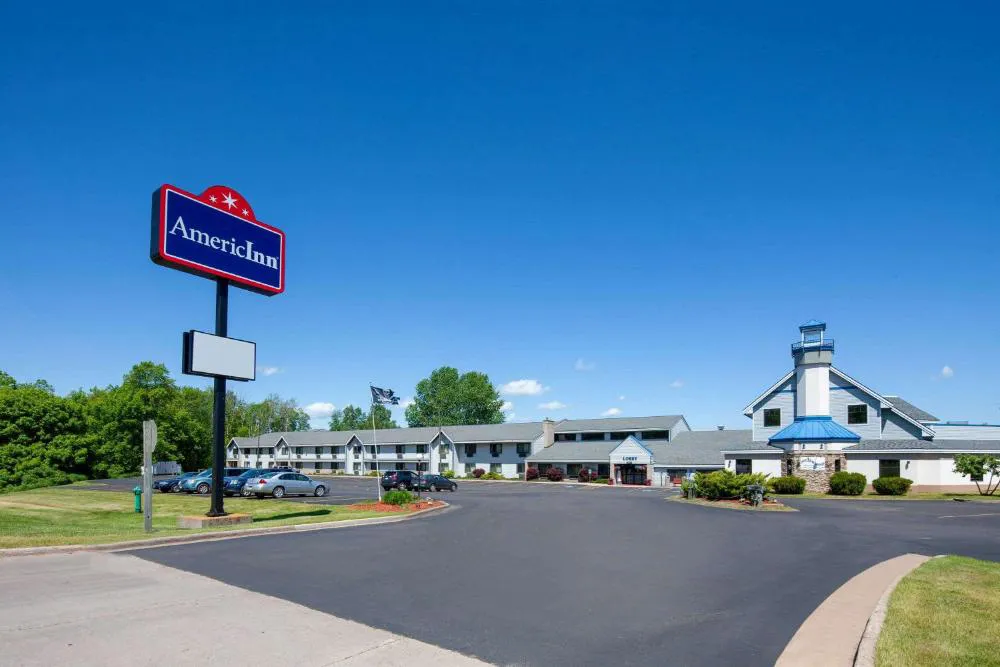 AmericInn by Wyndham Ashland hotel hero