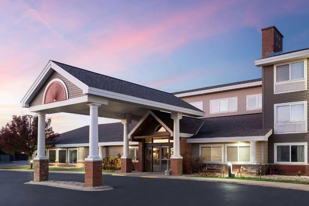AmericInn by Wyndham Beaver Dam hotel hero